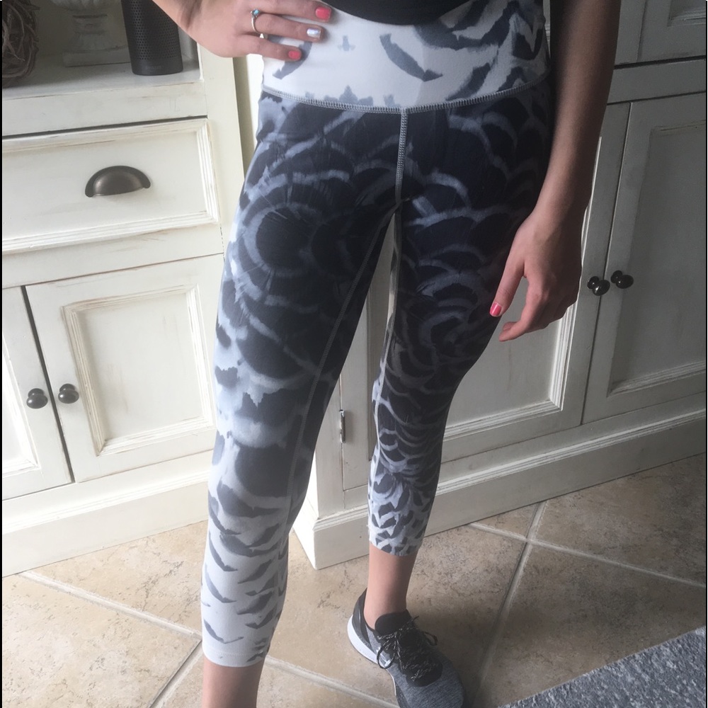Lululemon cropped leggings - Picture 5 of 7